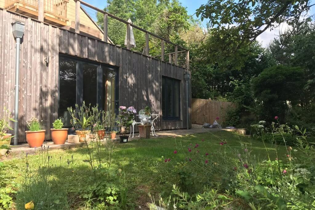 Apartment Garden Hideaway, Self-contained, Edge Of