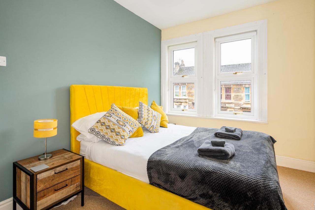 Fantastic, Spacious 3 Bedroom House With Garden Bath