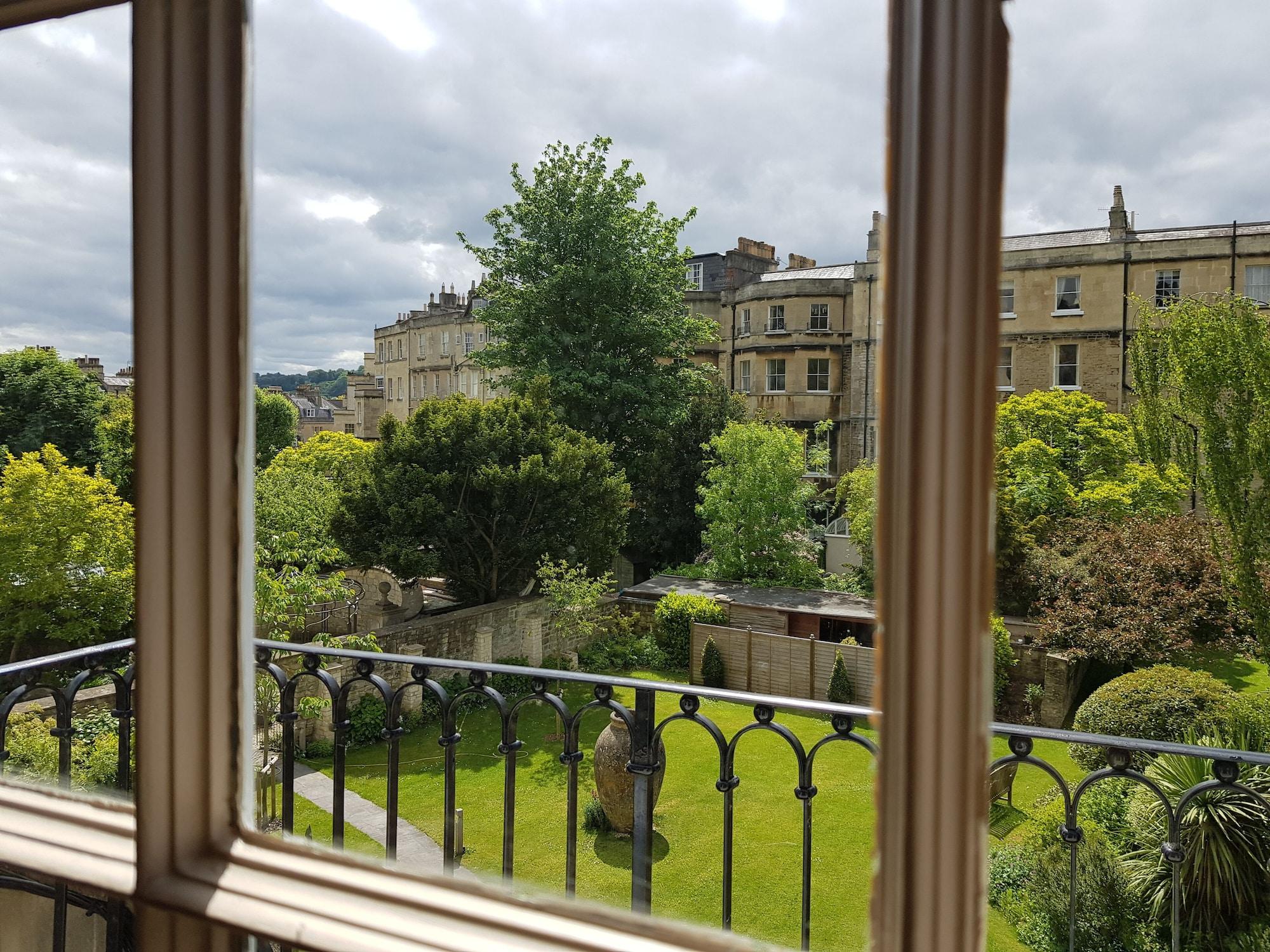 The Royal Crescent & Hotel Bath