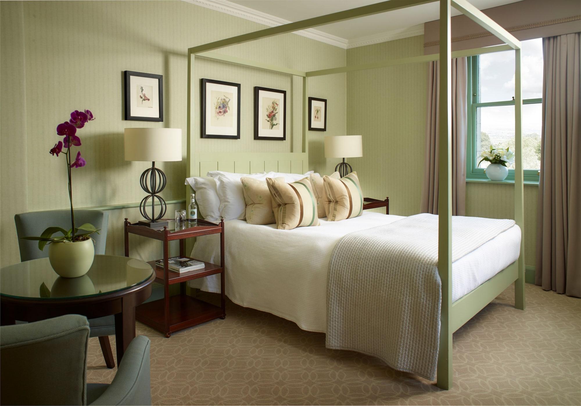 The Royal Crescent & Hotel Bath