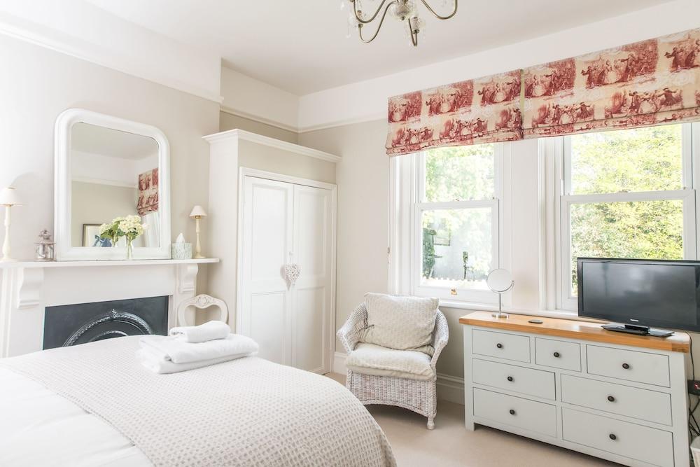 The Firs Bed & Breakfast Bath