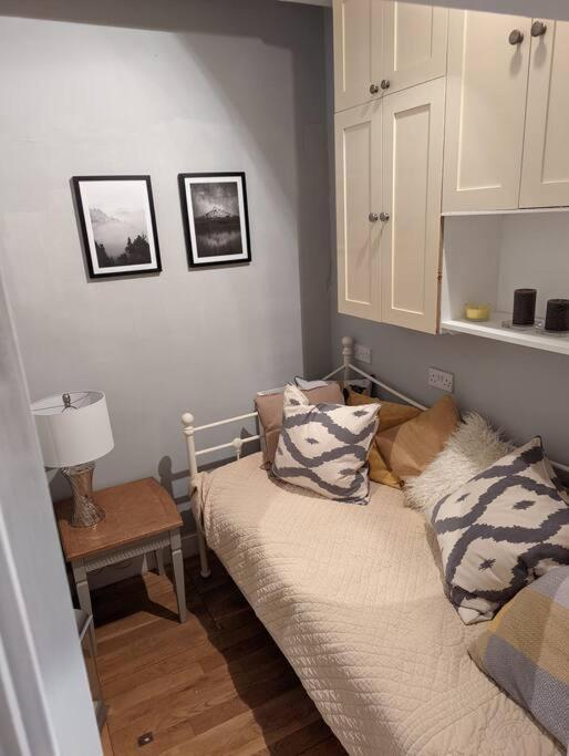 Apartment Gorgeous Cosy Flat With Free Parking And Garden