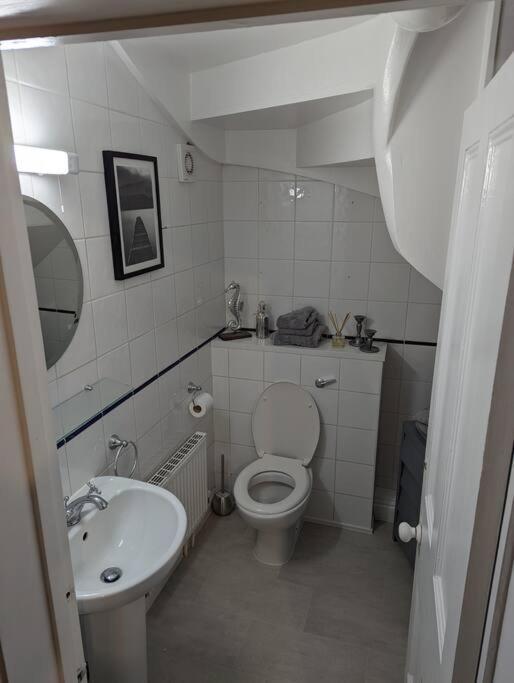 Gorgeous Cosy Flat With Free Parking And Garden Apartment Bath