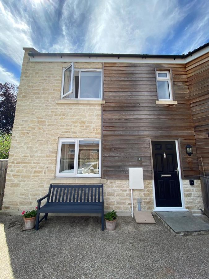Burgess Yard 2-bedroom Cottage, * Bath