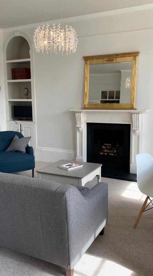 Bijoux Period And Parking Apartment *