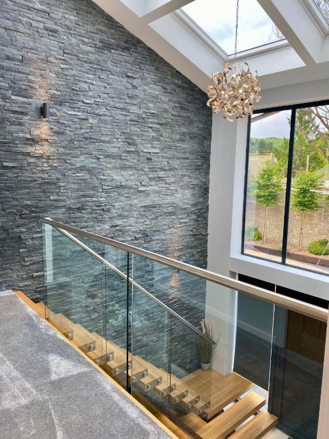 Stunning Modern Set In Beautiful Grounds. Holiday home *