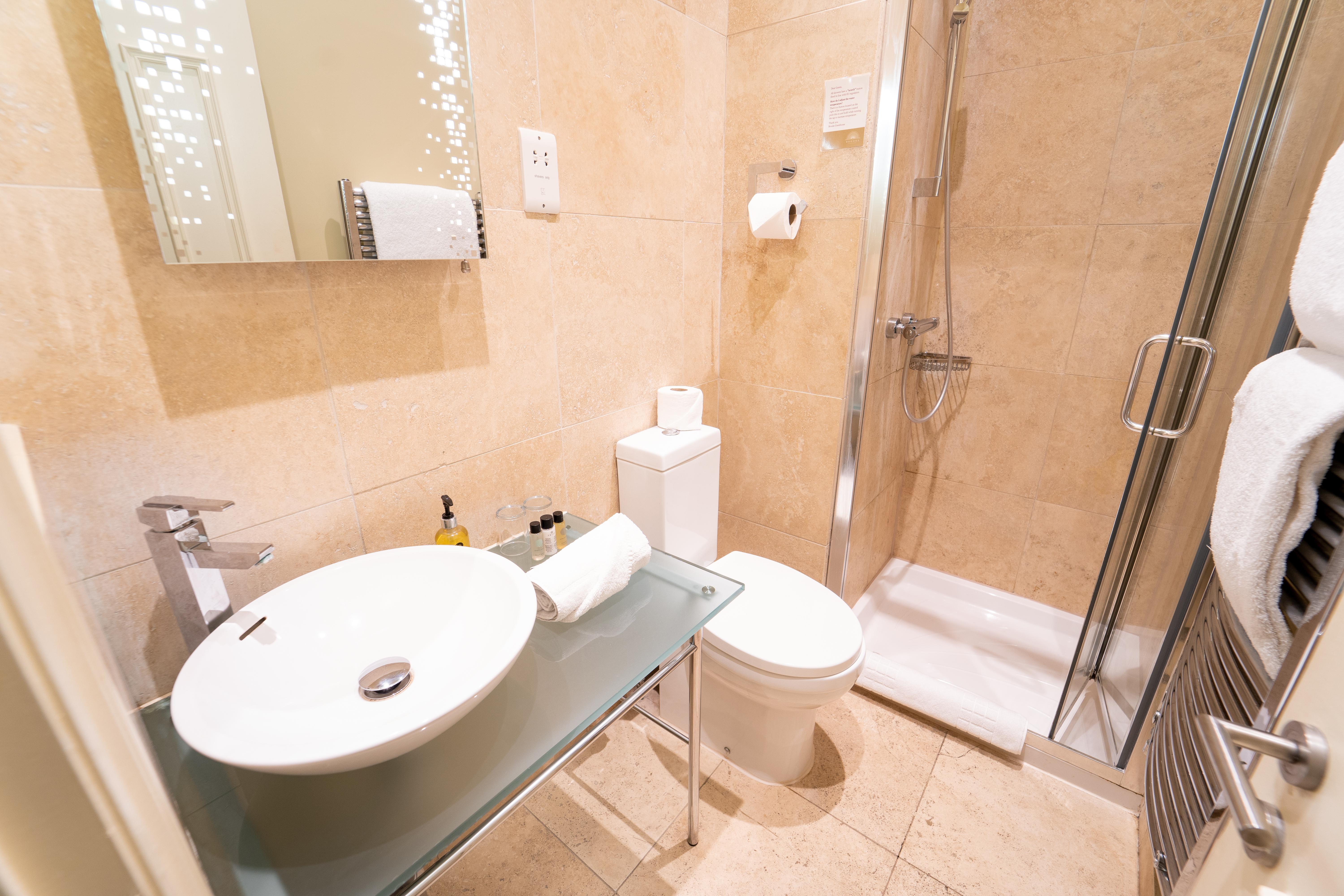 Brooks 4* Bath
