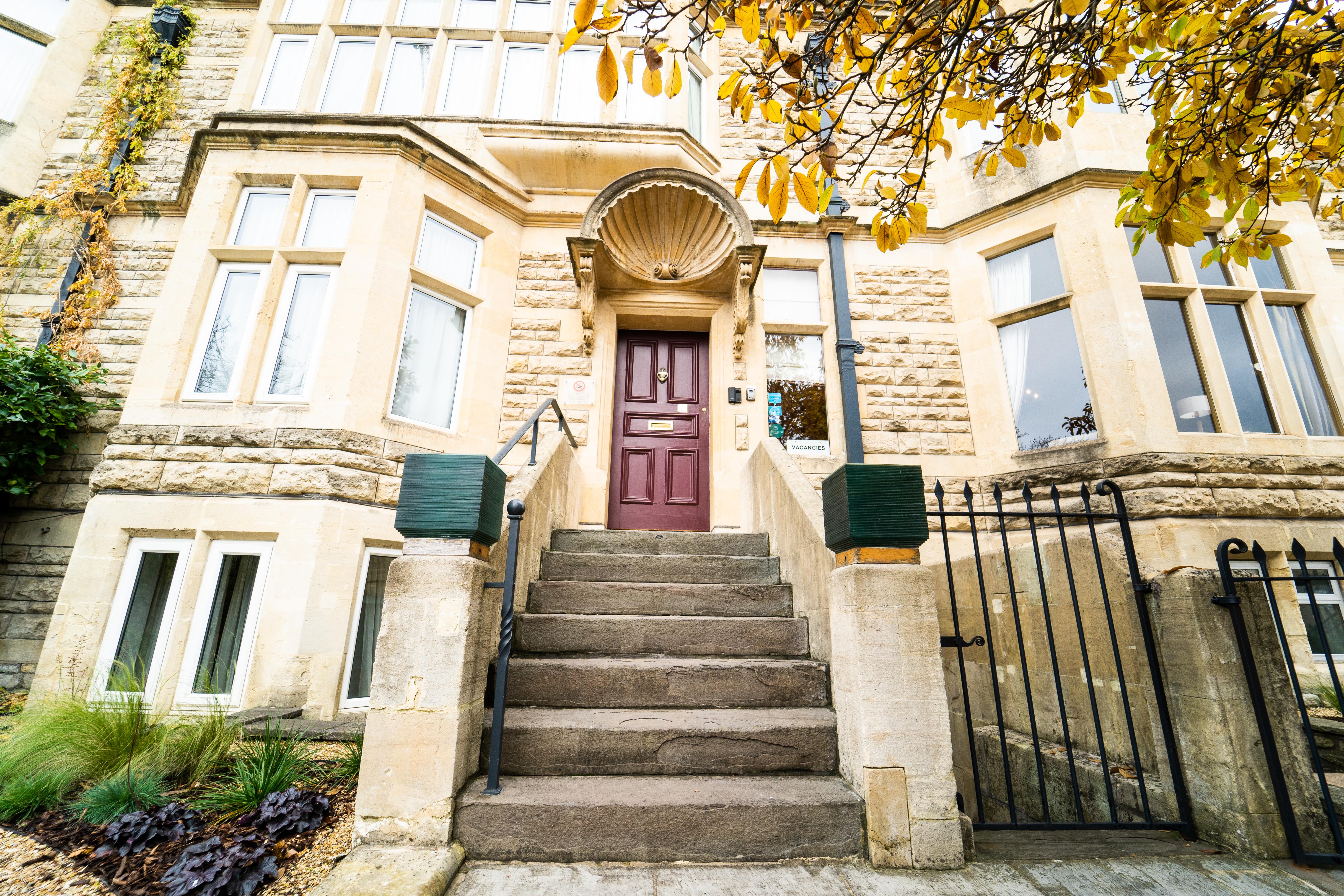 Brooks Guest house 4*