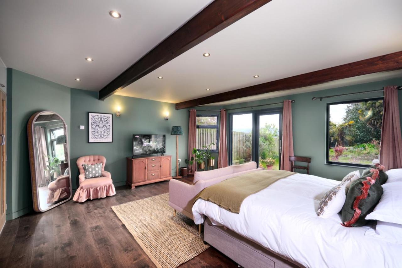 Acer House Stylish Garden Flat Lovely Valley View Dog Friendly *
