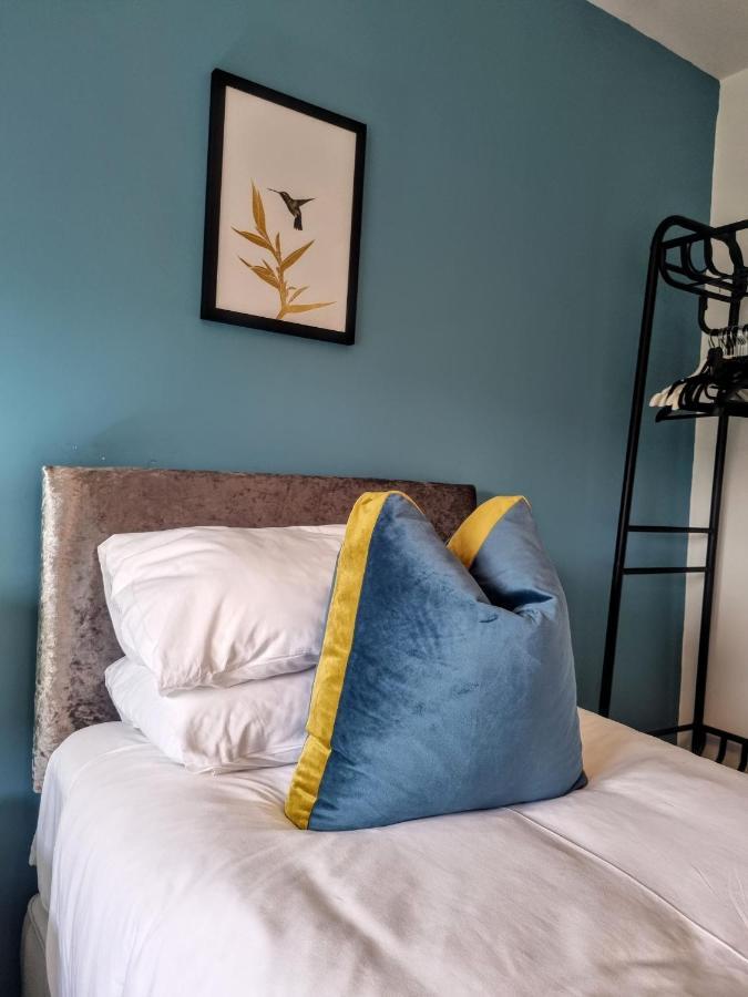 No.2 Bloom Apartments, * Bath