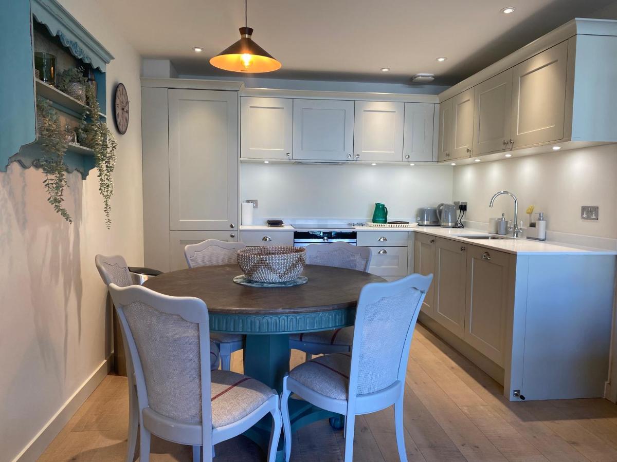 Walcot Yard With Parking, Keys Apartment