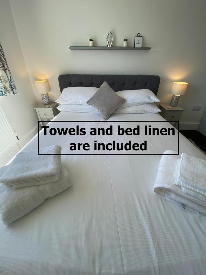 Burgess Yard 2-bedroom Cottage, Holiday home