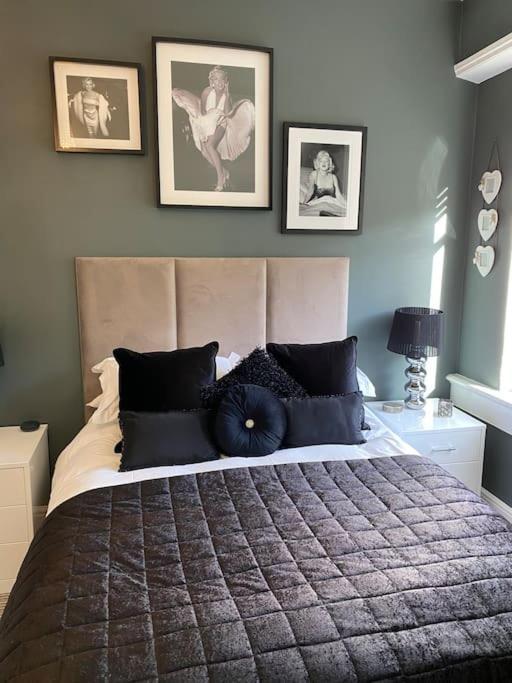 Beautiful 2 Bed In - Free Onsite Parking * Bath