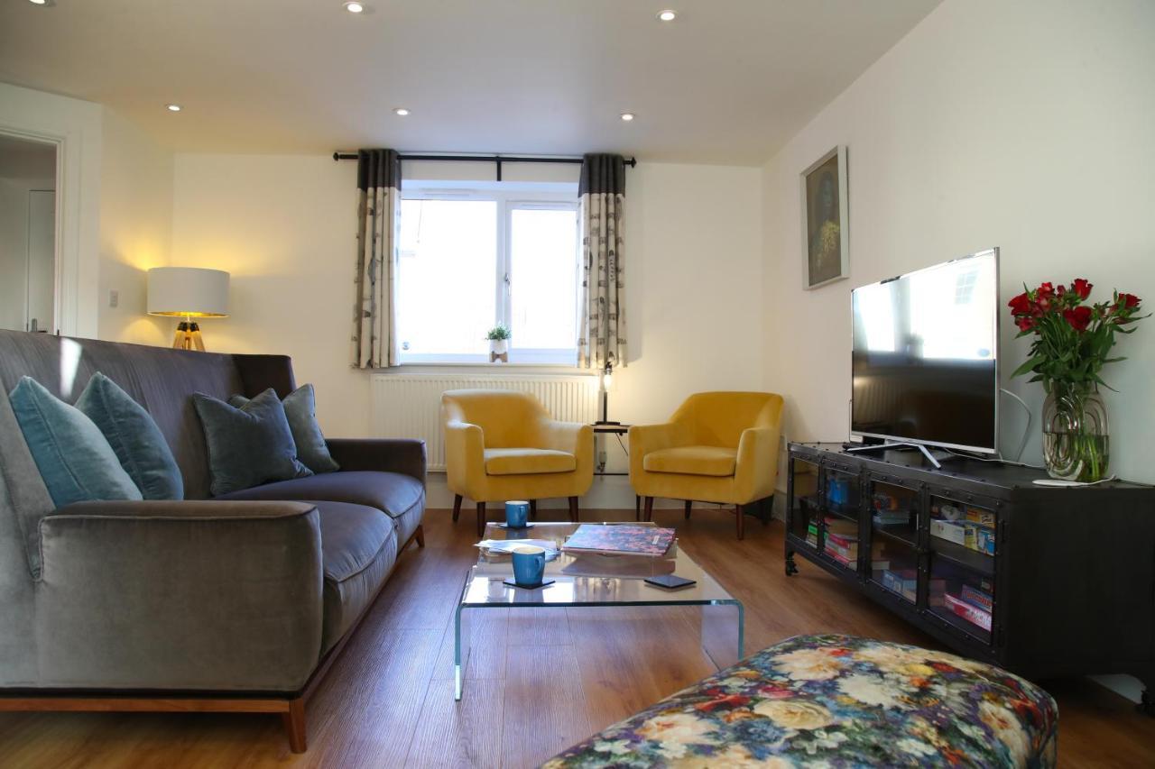 Burgess Yard 2-bedroom Cottage,
