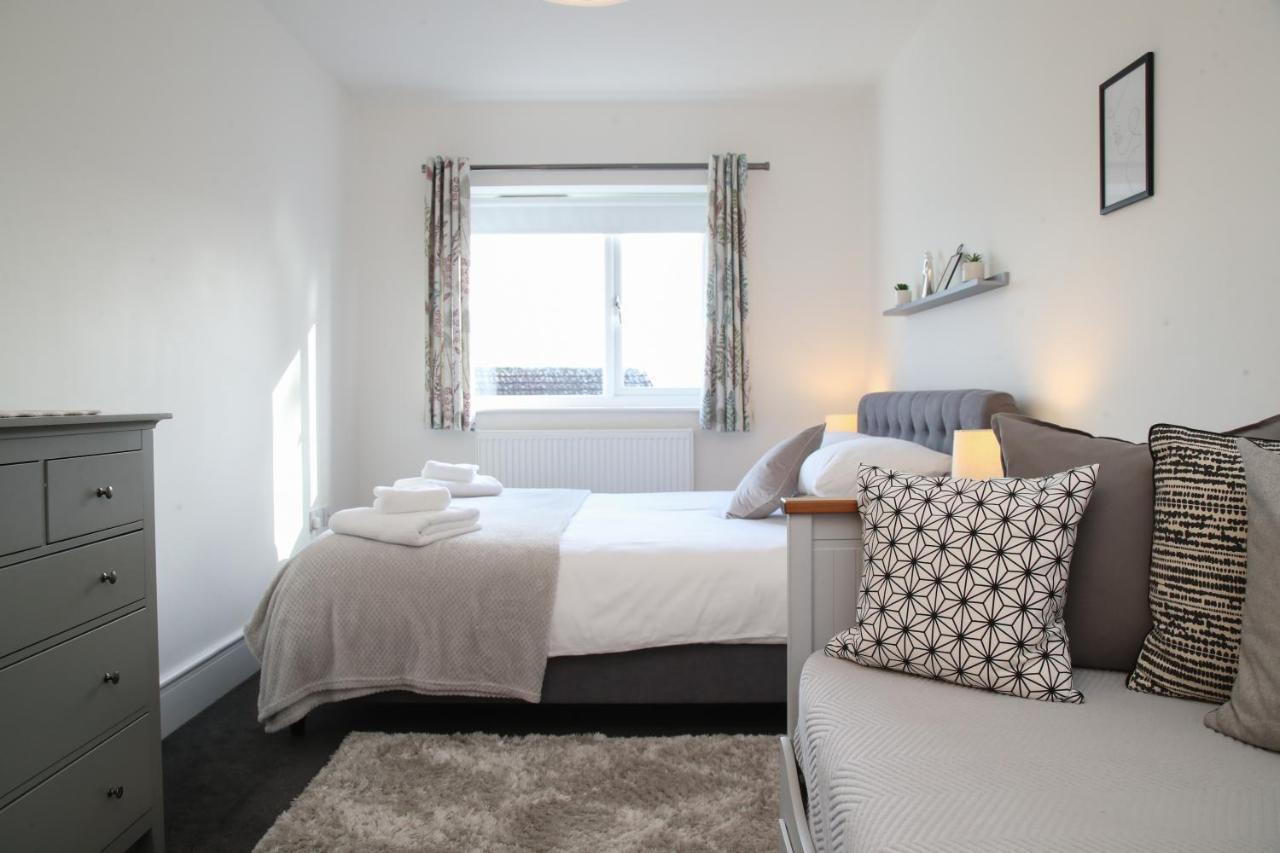 Burgess Yard 2-bedroom Cottage, Holiday home
