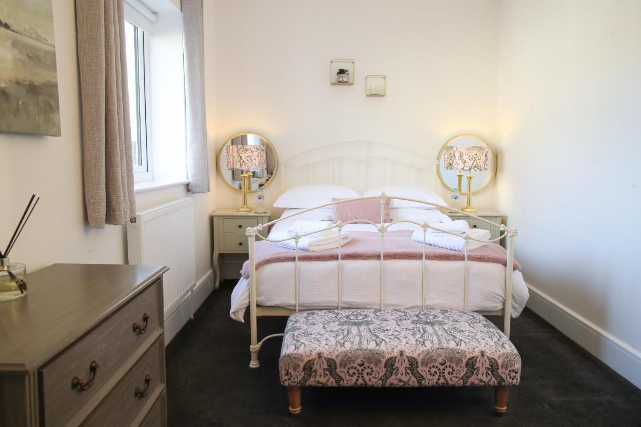 Burgess Yard 2-bedroom Cottage, Holiday home *