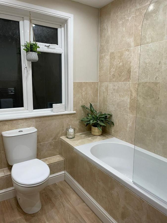 Holiday home No 12 - Stylish & Homely 3 Bed With Parking Close To Centre