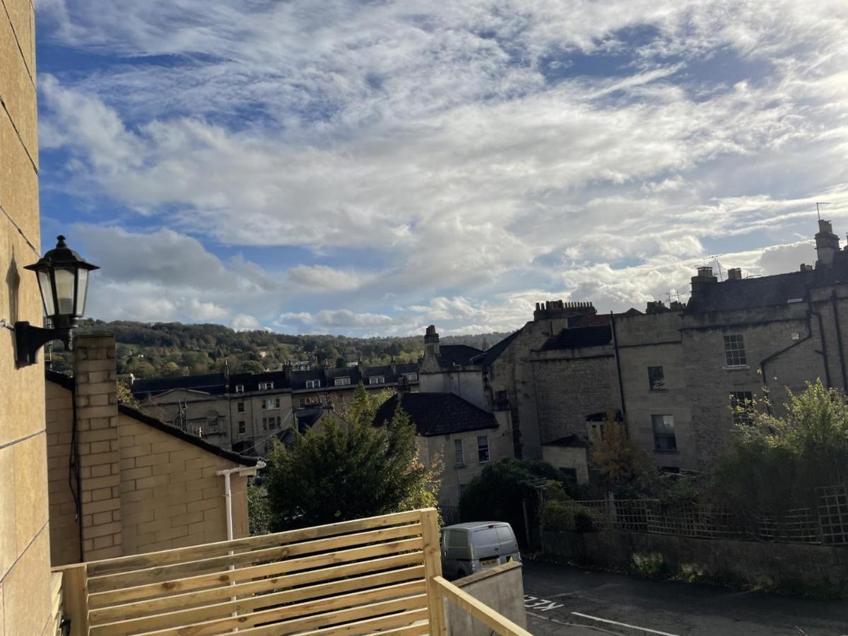 No 12 - Stylish & Homely 3 Bed With Parking Close To Centre Holiday home
