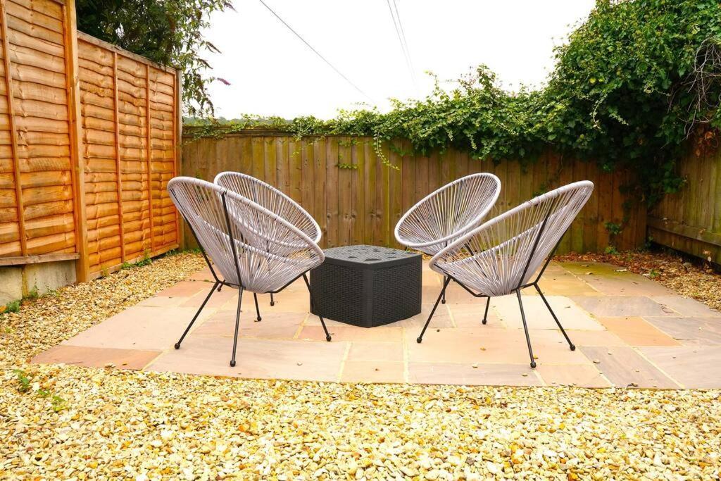 Beautiful Garden Flat With Stunning Views - Mycityhaven Apartment