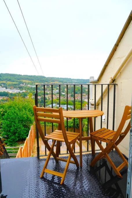 Beautiful Garden Flat With Stunning Views - Mycityhaven *