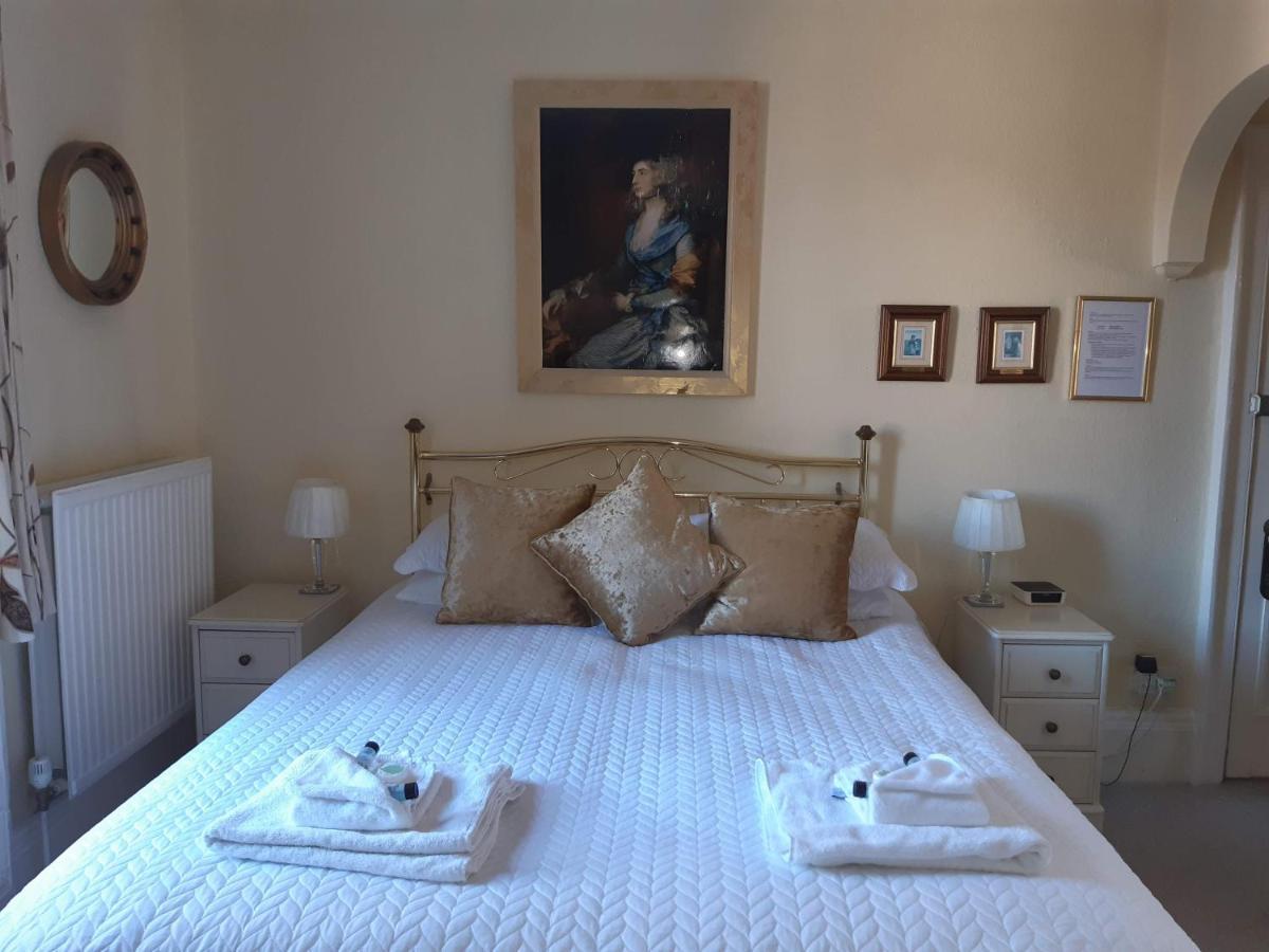 Brocks Guest house 4*