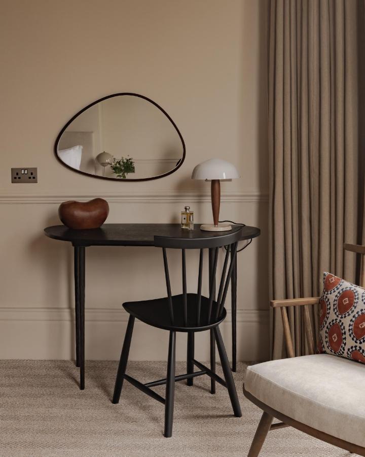 Leighton House - Boutique Guesthouse Bed & Breakfast 5*