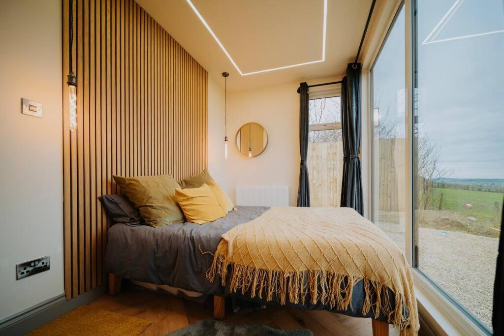 Newton Escapes Luxury Container Lodge Bath