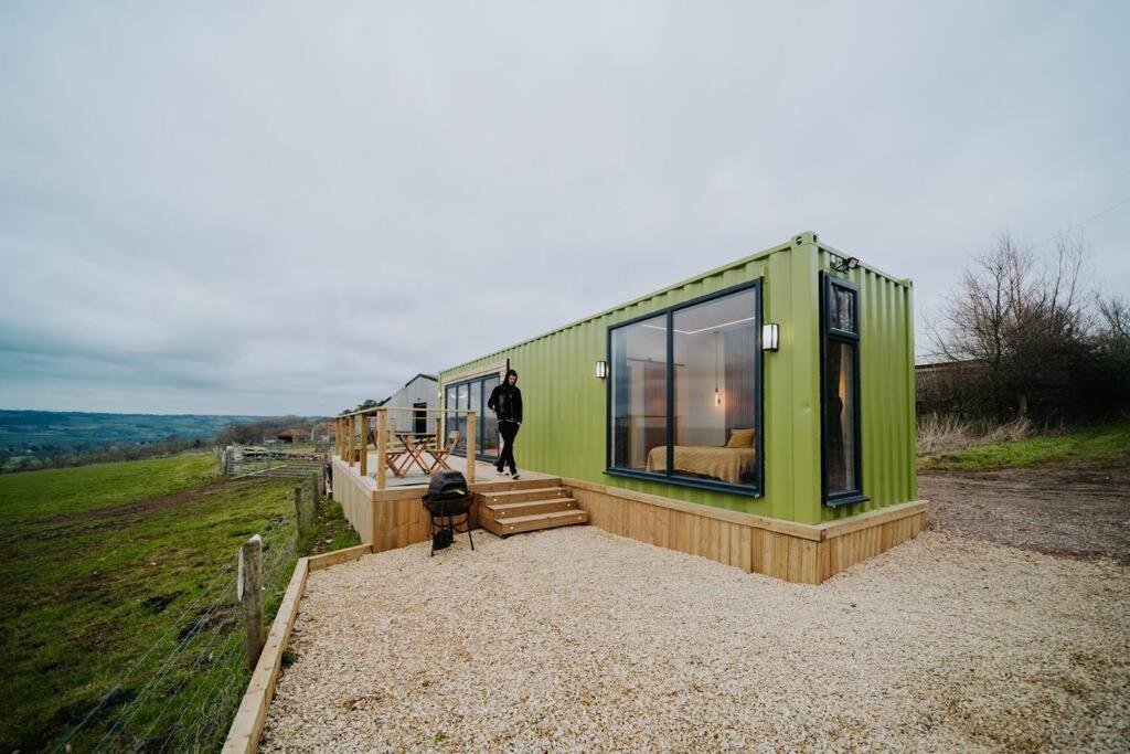 Newton Escapes Luxury Container Bath