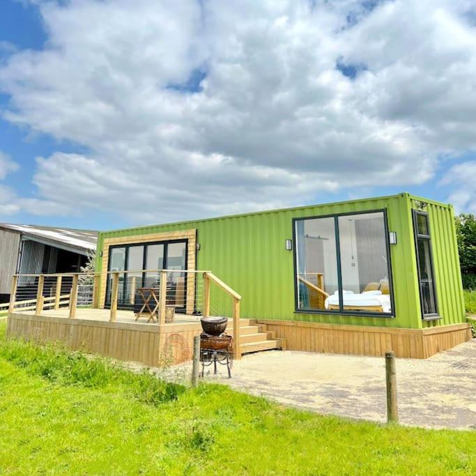 Newton Escapes Luxury Container Bath