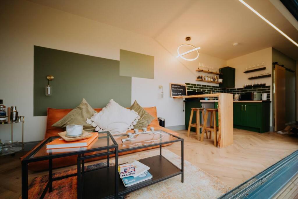 Newton Escapes Luxury Container Lodge