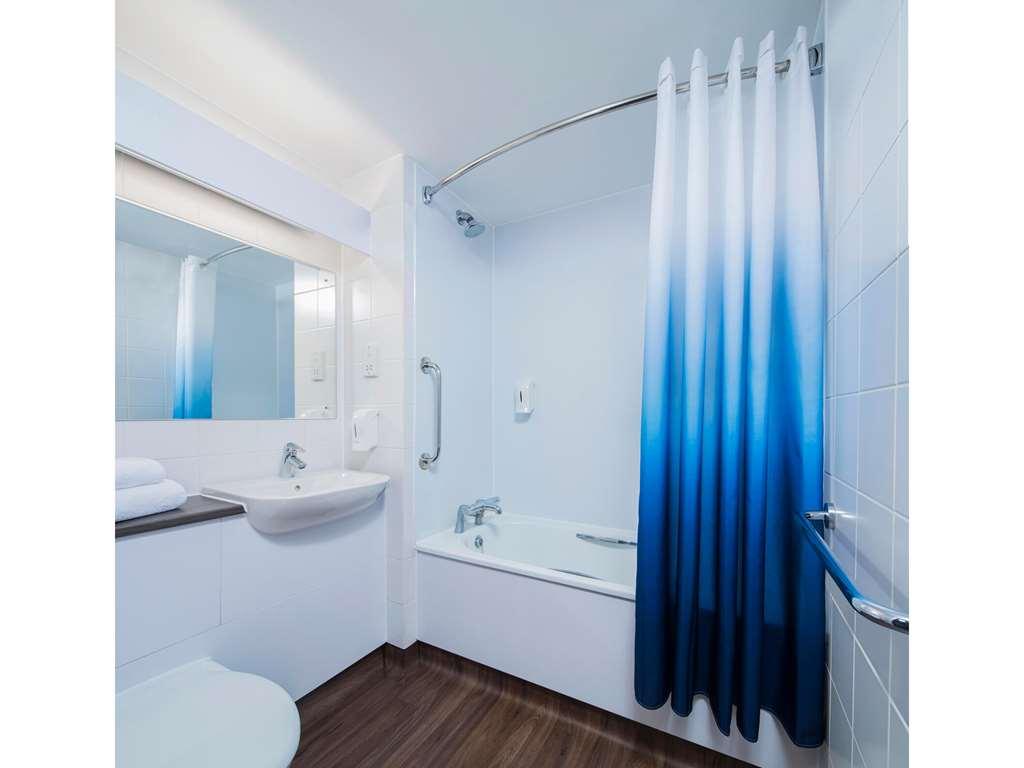 Travelodge Beckington 3* Bath