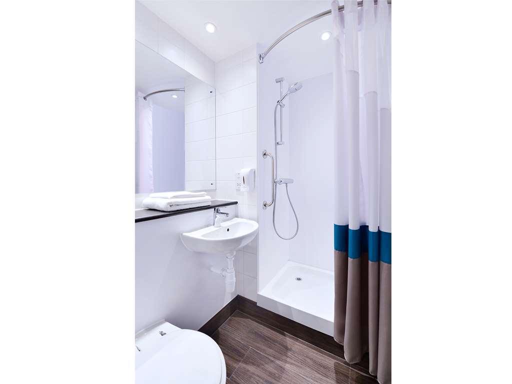 Travelodge Waterside 2* Bath