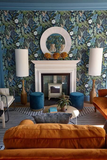 The Lark - High Style By The Baths Holiday home *