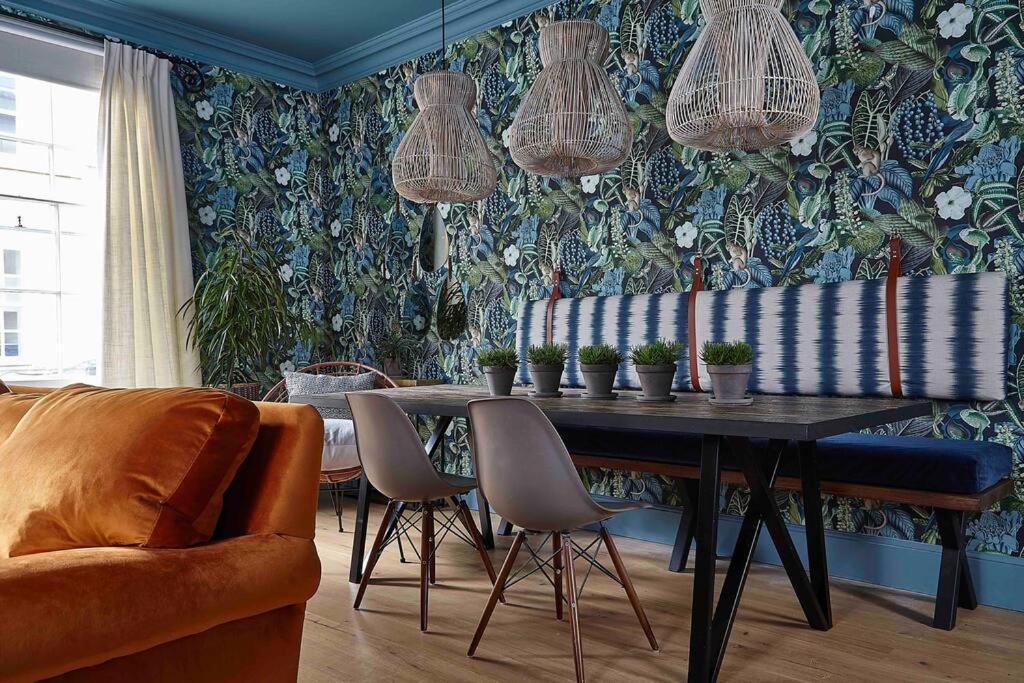 The Lark - High Style By The Baths