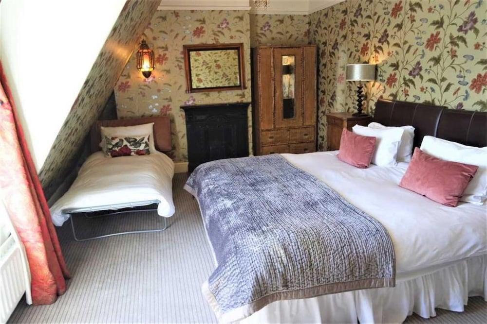 Brooks 4* Bath