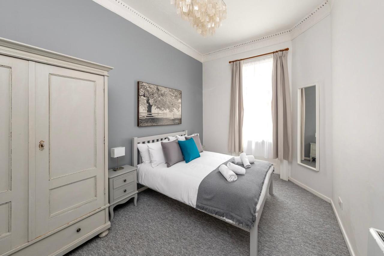 Super City Centre - Two Bedrooms, Perfect Location Apartment *