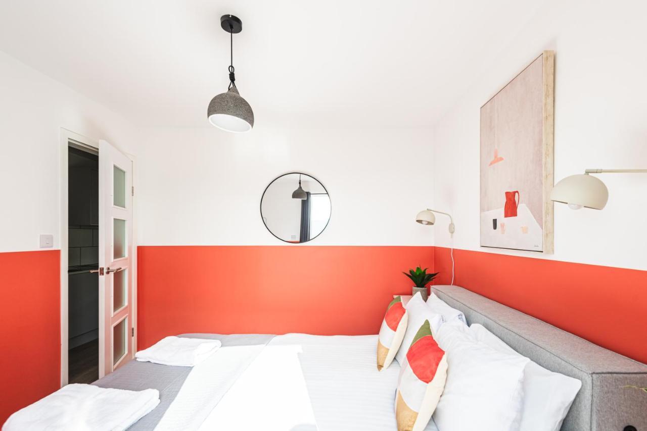 Beautiful Garden Flat With Stunning Views - Mycityhaven Apartment