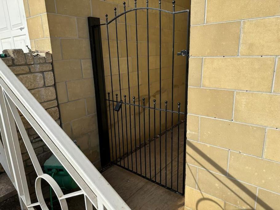 The Retreat, Luxury In With Parking Homestay Bath