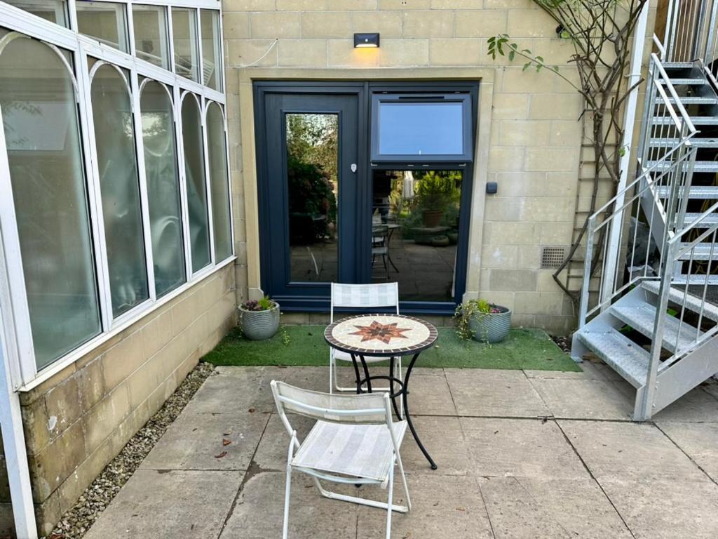The Retreat, Luxury In With Parking * Bath