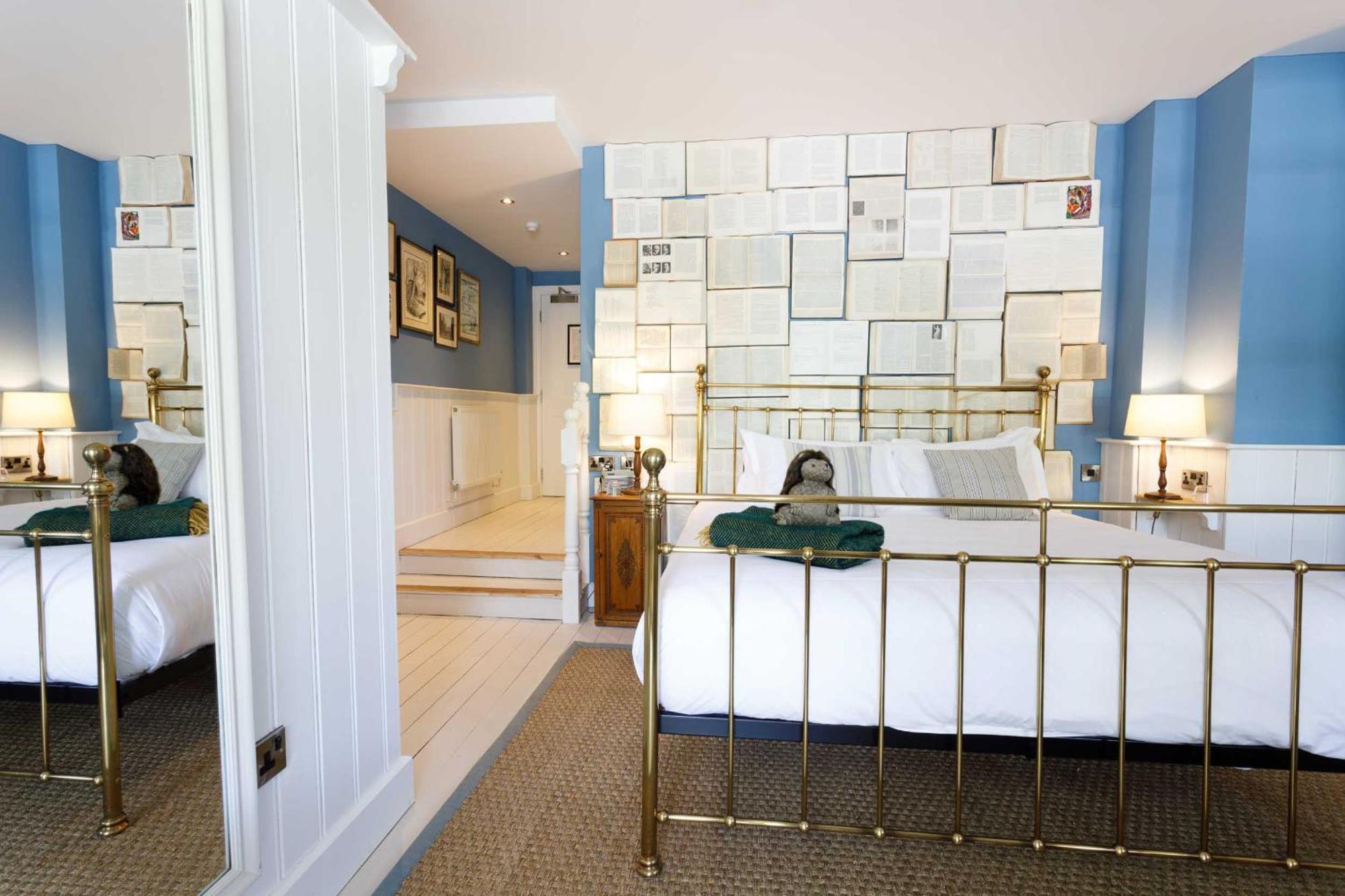 The Boathouse Inn 4*