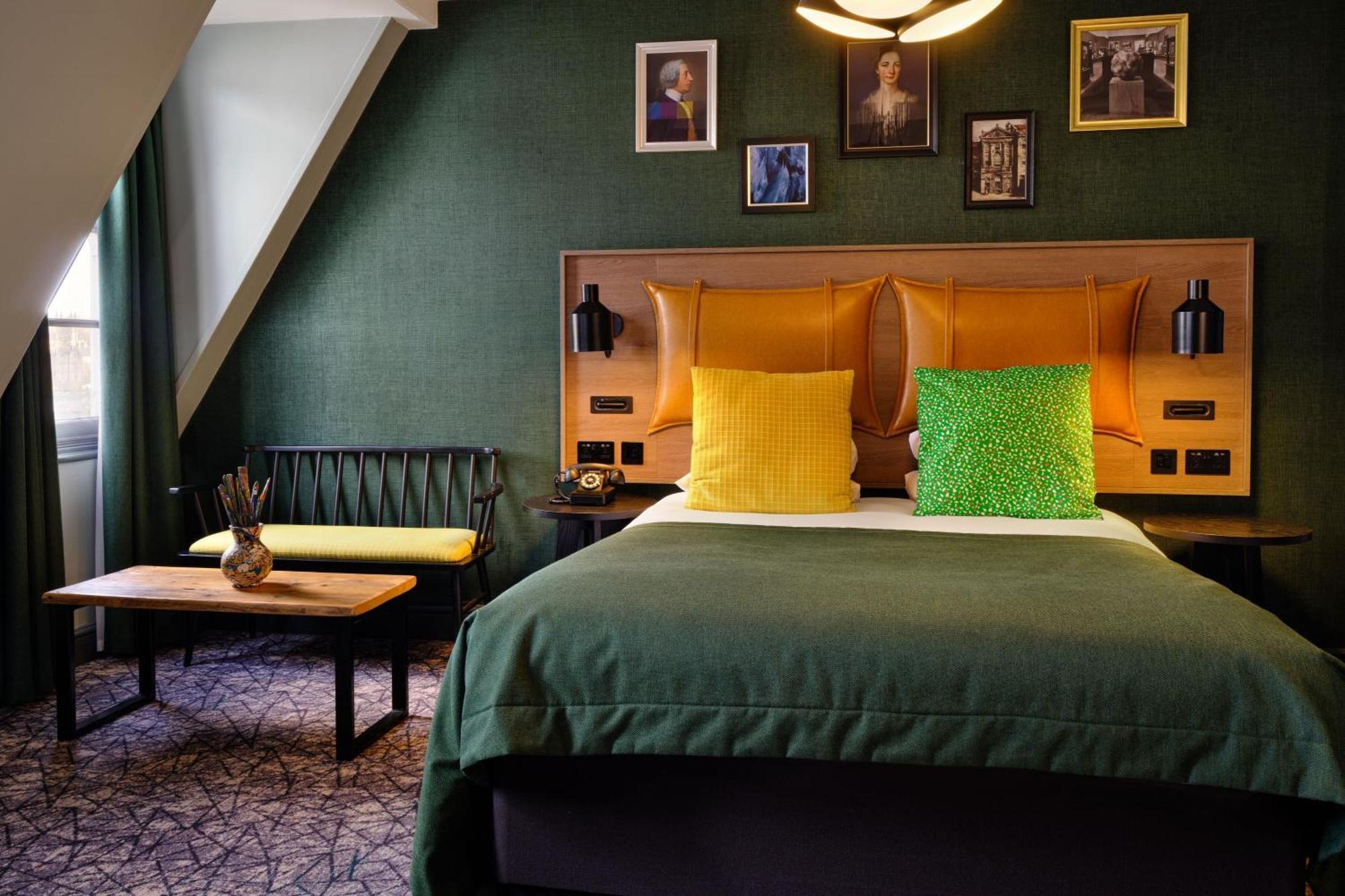 Abbey Bath, A Tribute Portfolio 4*