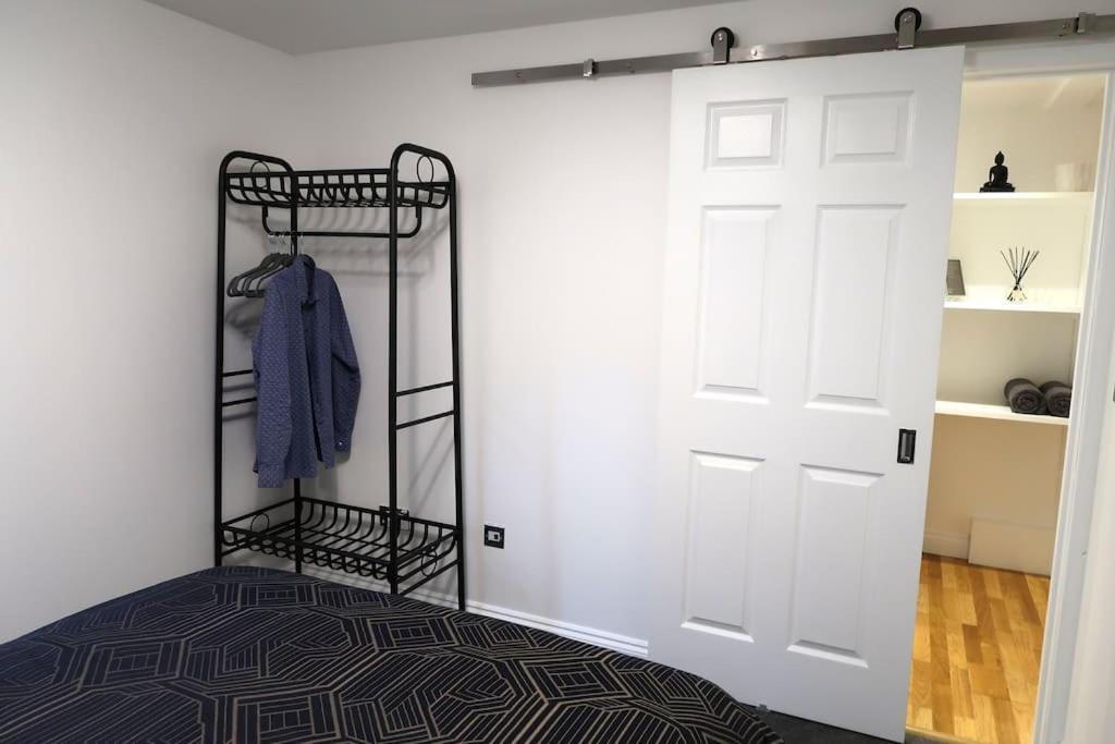 ***spotless, Bright 1 Double Bed Apartment*** * Bath