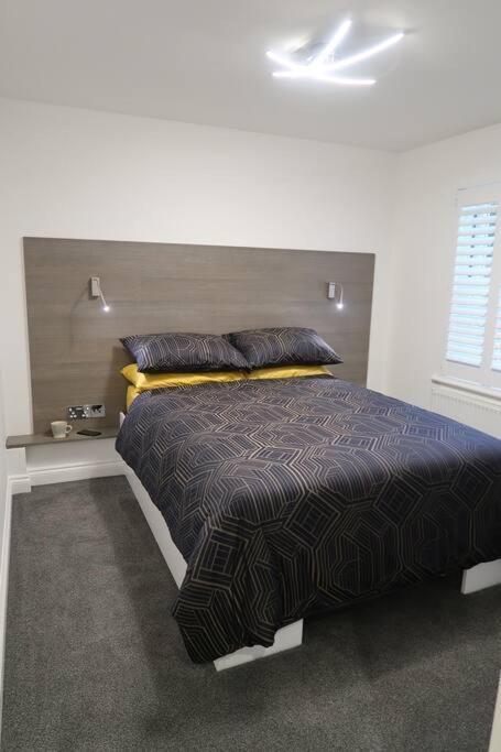 ***spotless, Bright 1 Double Bed Apartment*** Apartment