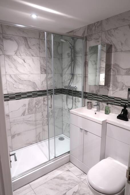 Apartment ***spotless, Bright 1 Double Bed Apartment*** *