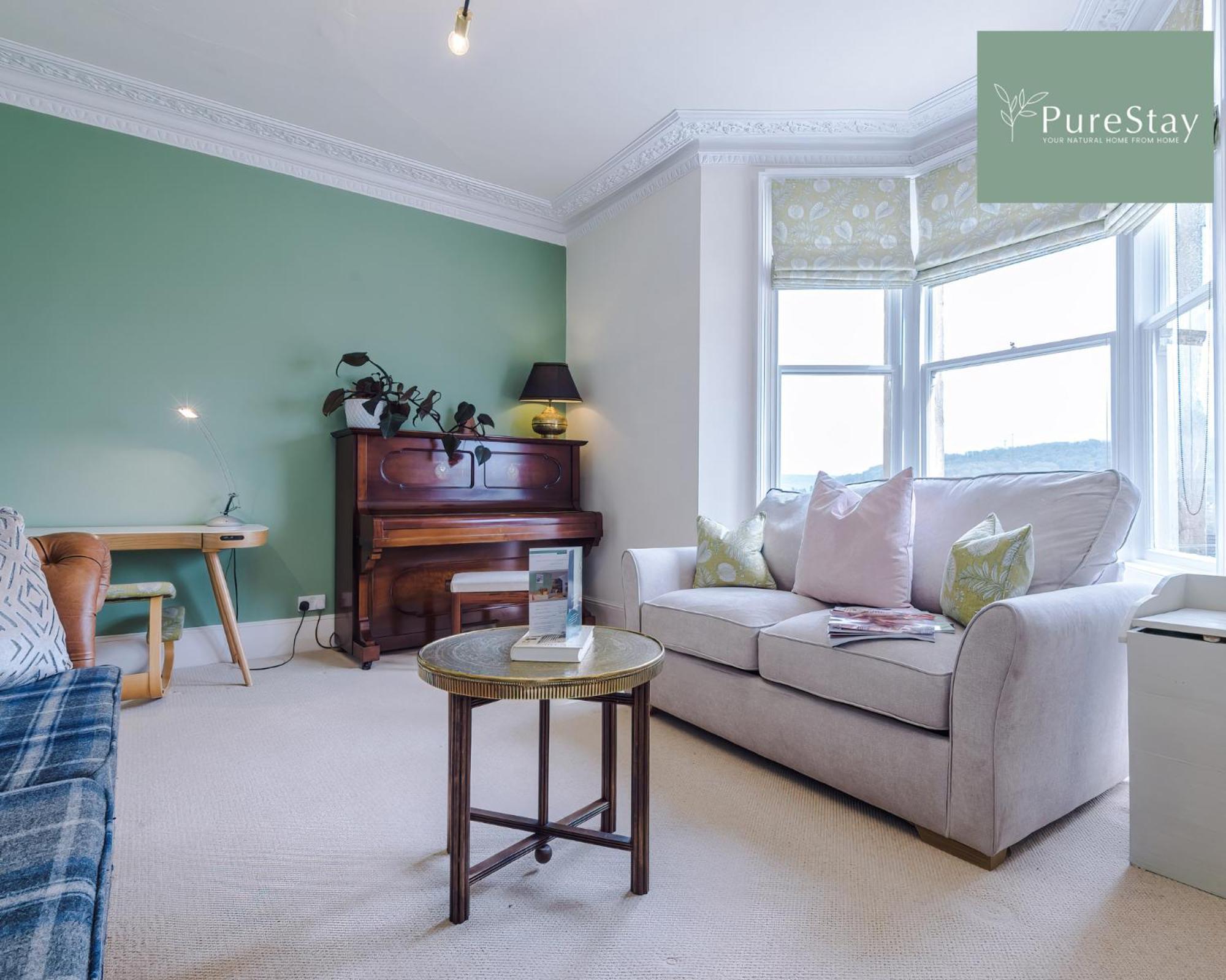 Huge Four Bedroom Townhouse By Purestay Short Lets & Serviced Bath