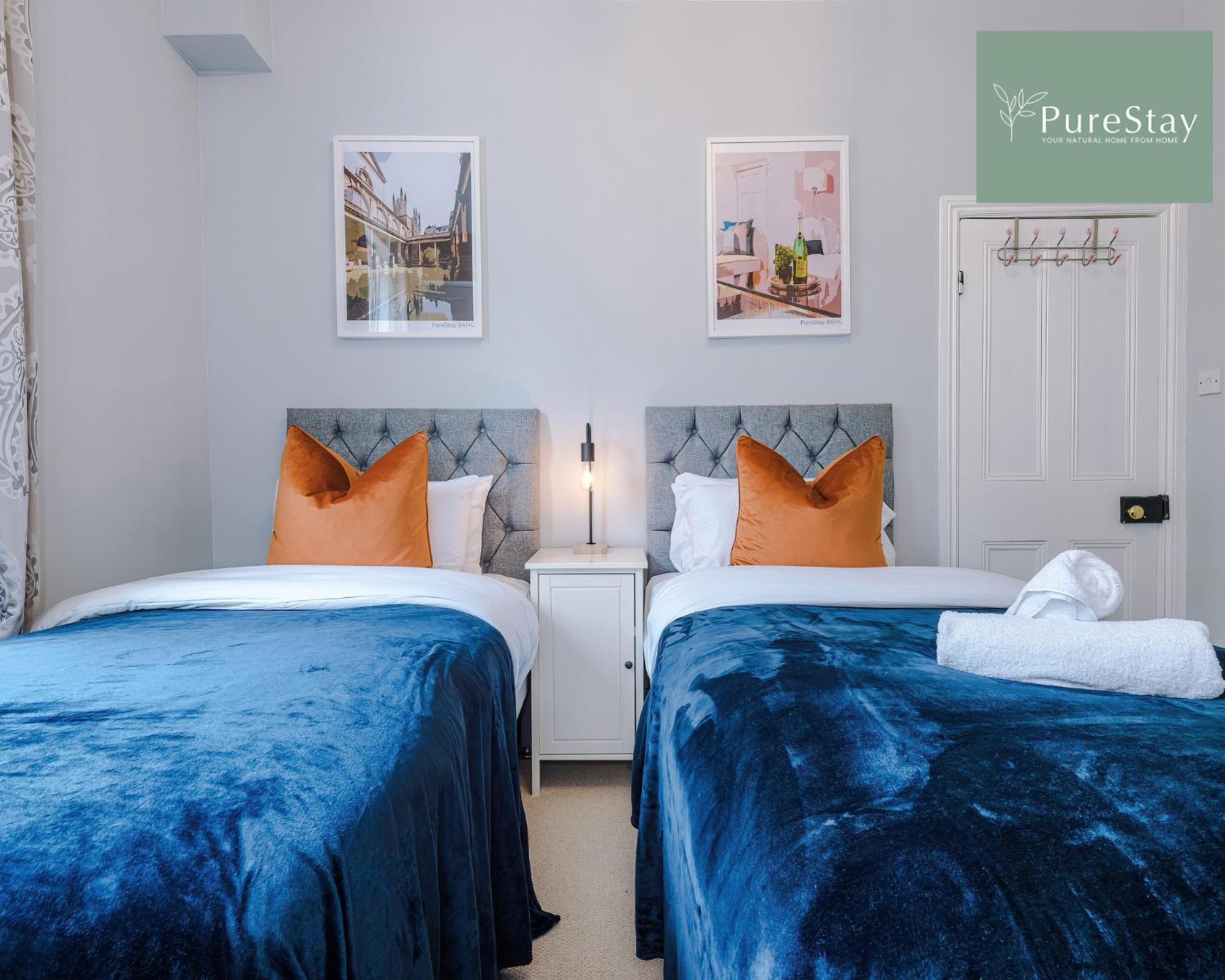 Holiday home Huge Four Bedroom Townhouse By Purestay Short Lets & Serviced *