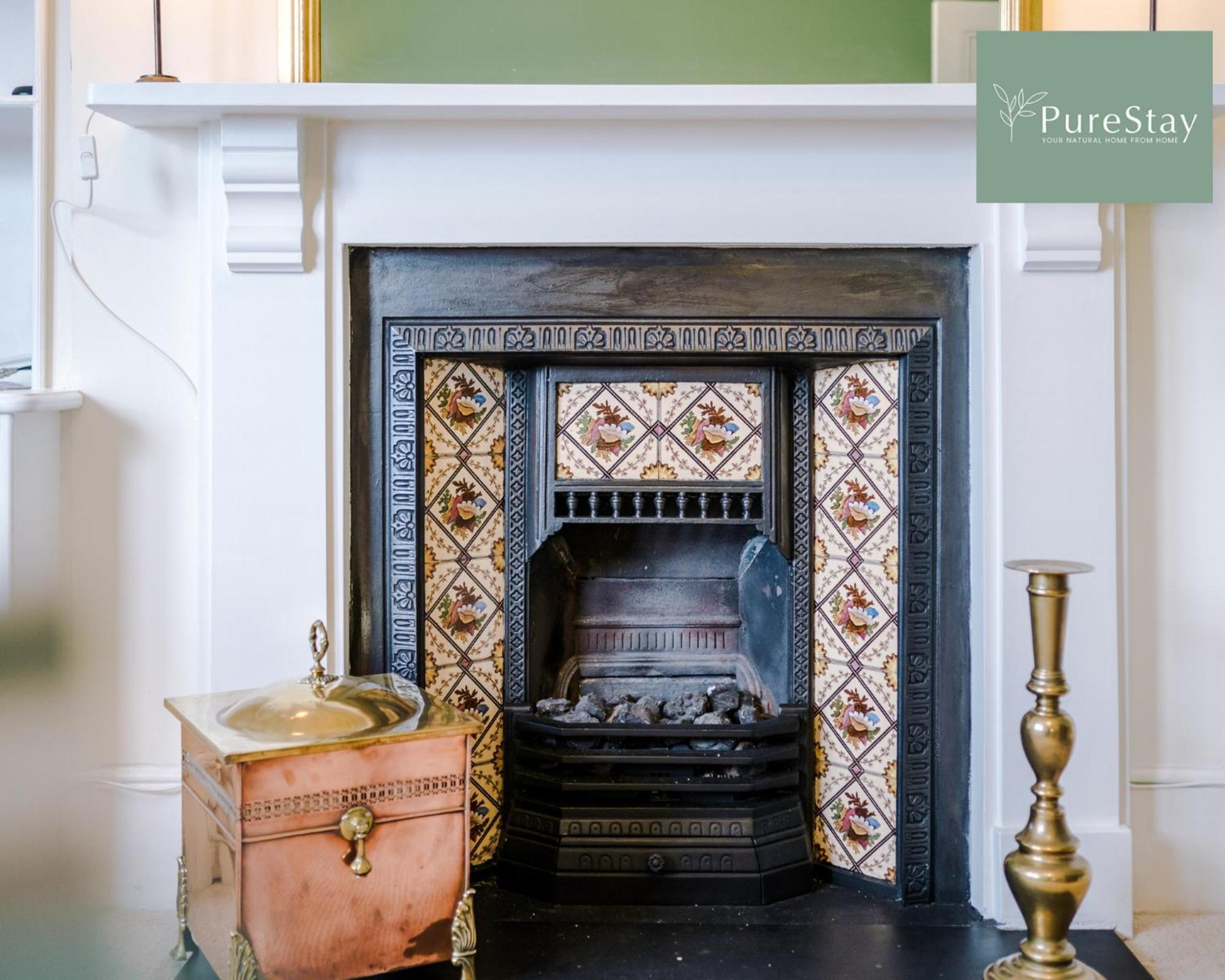 Huge Four Bedroom Townhouse By Purestay Short Lets & Serviced Bath