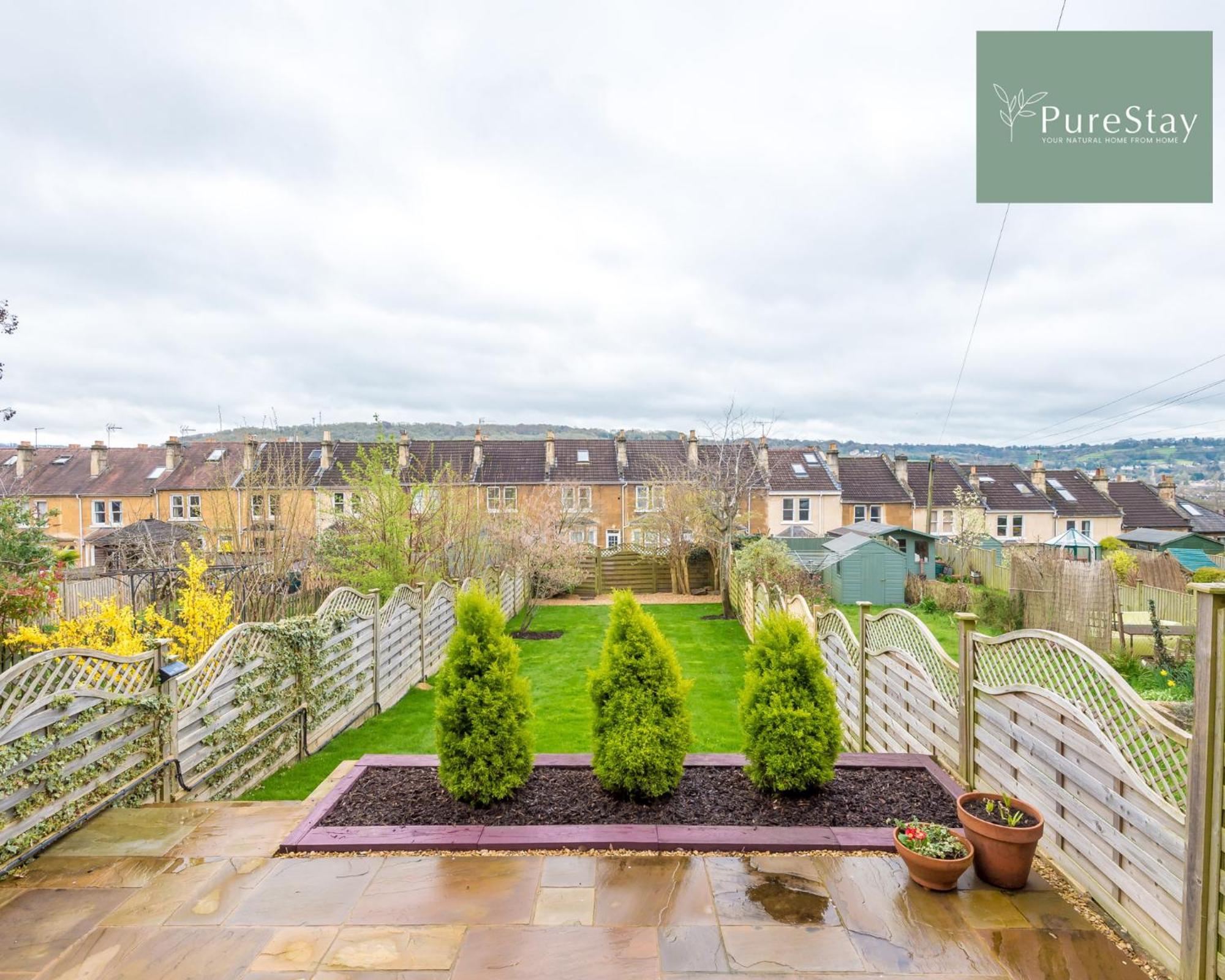 Huge Four Bedroom Townhouse By Purestay Short Lets & Serviced