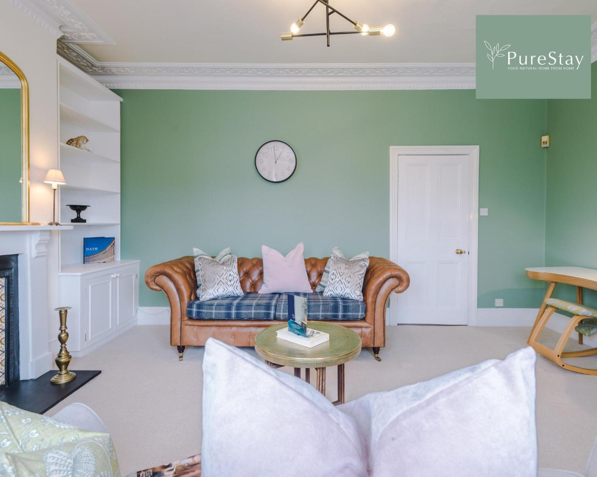 Huge Four Bedroom Townhouse By Purestay Short Lets & Serviced