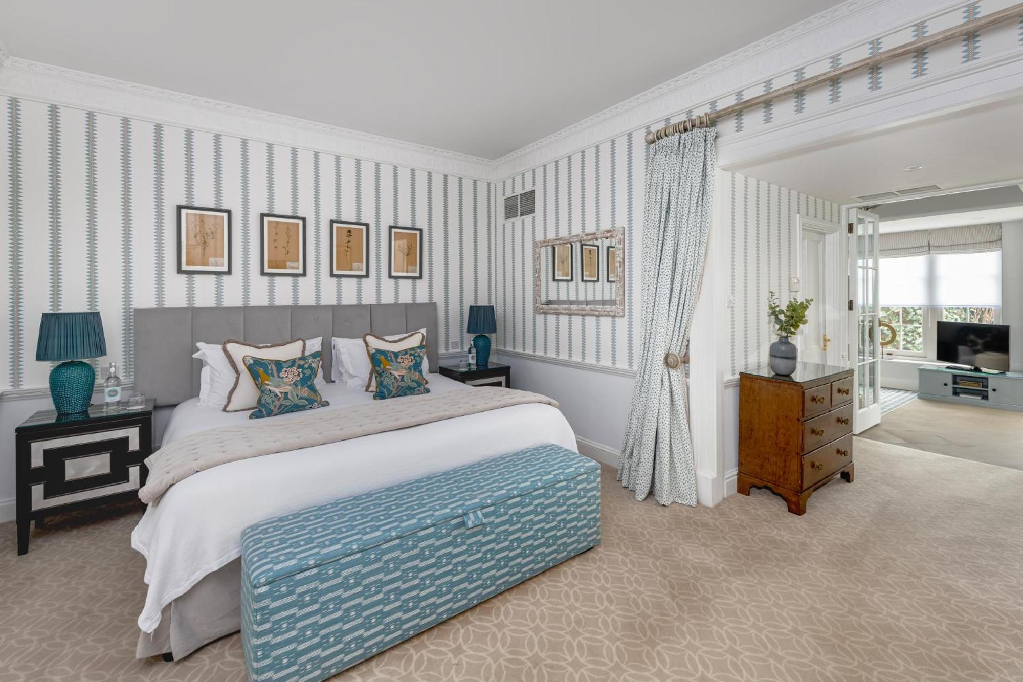 The Royal Crescent & 5*